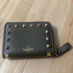 Valentino Garavani Rockstud zip wallet